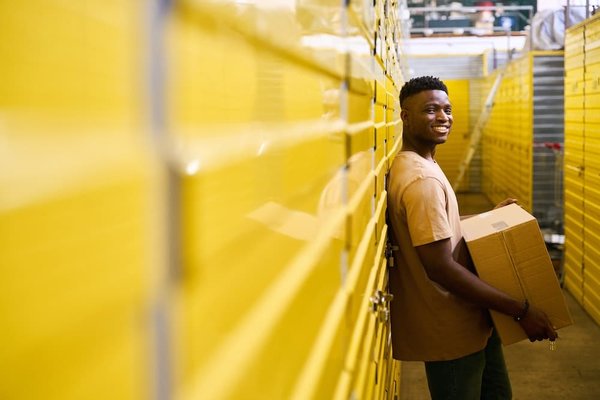 Comment choisir un garde-meuble à Nice adapté au stockage de meubles anciens ?