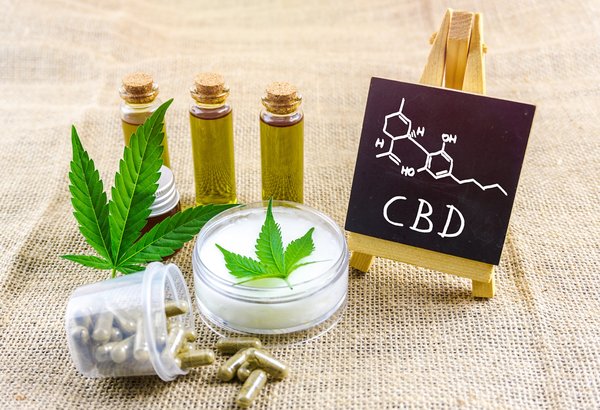 Pourquoi choisir le cbd pour gérer le stress plutôt que les fleurs de bach
