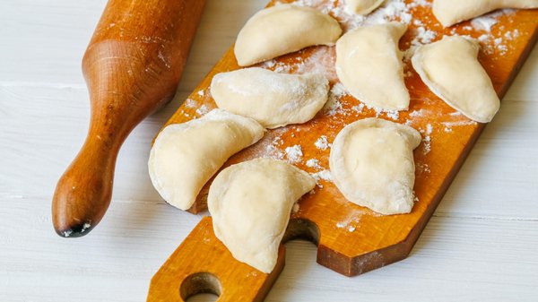 Découverte des pierogi : une aventure culinaire polonaise à vivre en famille